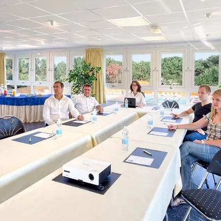 Kompleks wypoczynkowy Village Club Mileade La Palmyre 4*