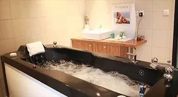 Village Club La Grande Baie 4*